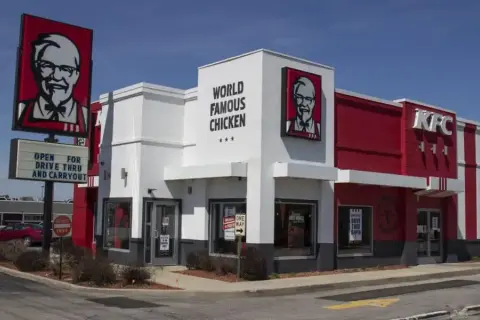 Czy KFC dowozi w niedziele? Sprawdź godziny dostawy i lokalizacje