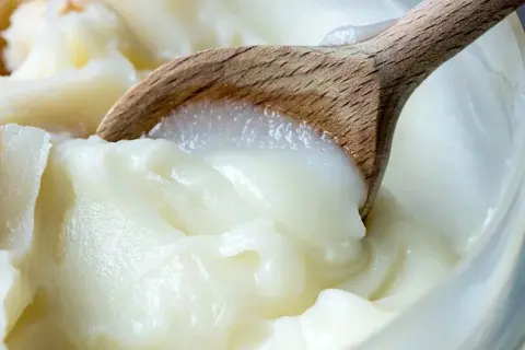 Ile kalorii ma smalec ze skwarkami? Zaskakujące wartości odżywcze!