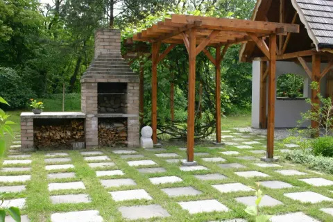 Jak zbudować trwały grill z cegły klinkierowej – sprawdź proste metody