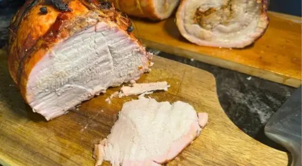 Najlepsza marynata do szynki na grilla, która zachwyci smakiem