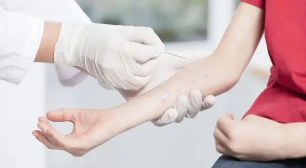 Uczulenie na przyprawy objawy – jak rozpoznać niebezpieczne symptomy