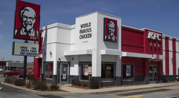 Czy KFC dowozi w niedziele? Sprawdź godziny dostawy i lokalizacje